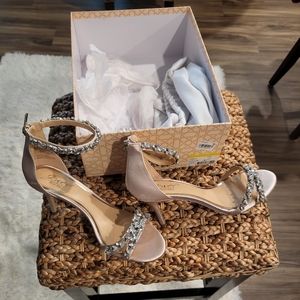 Beautiful shoes 7.5 Worn three times. Used/ like new